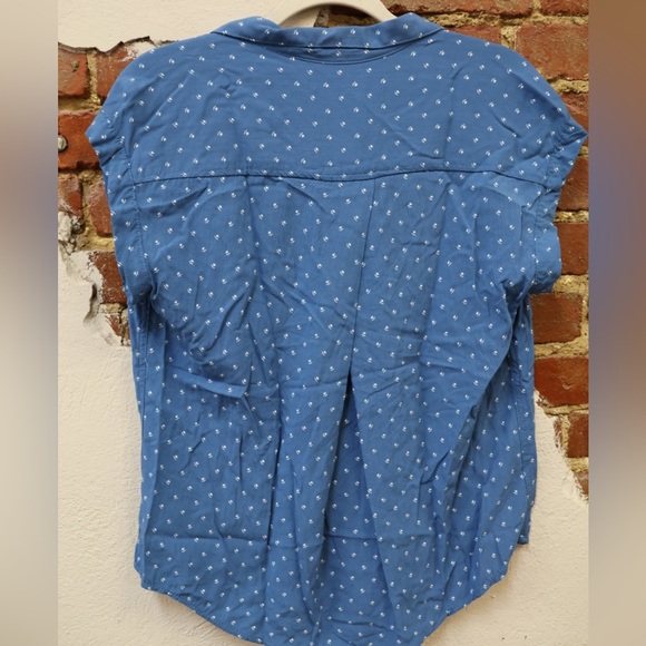 JACH’s Girlfriend Blue & White Sleeveless Button Down Top - Picture 5 of 7